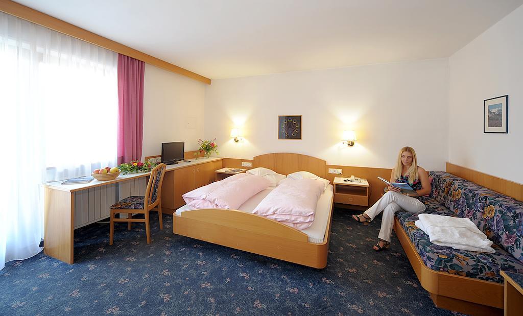 Hotel Waldheim Natz-Schabs Pokój zdjęcie